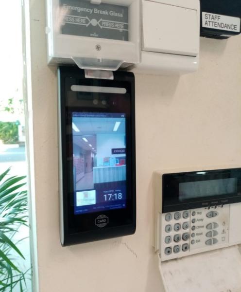 Cheap HFSecurity RA05 Latest 5 inch Cloud Software Long Distance Detect  Dynamic Facial Access Control System for sale