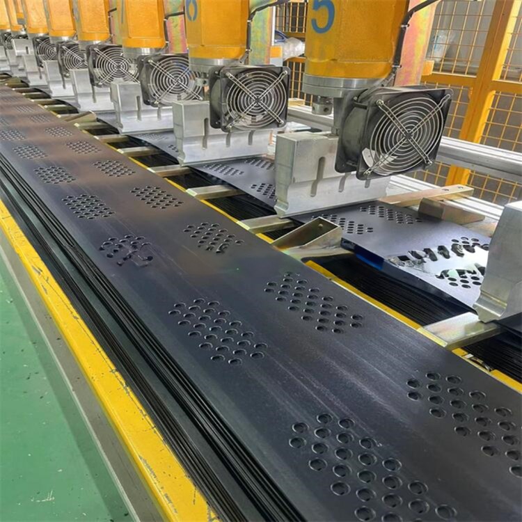 Soil Stabilization Geocell Grid for Ground Reinforcement and Retaining Wall Support