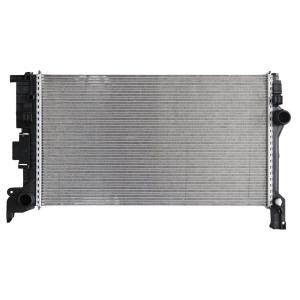 China XC90 Car Parts Engine Cooling Radiator OE Number 32224828 on sale