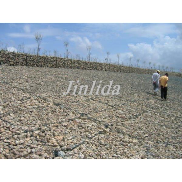 Non Rust PVC Coated Gabion Basket Machine Double Twist 84*110mm Output