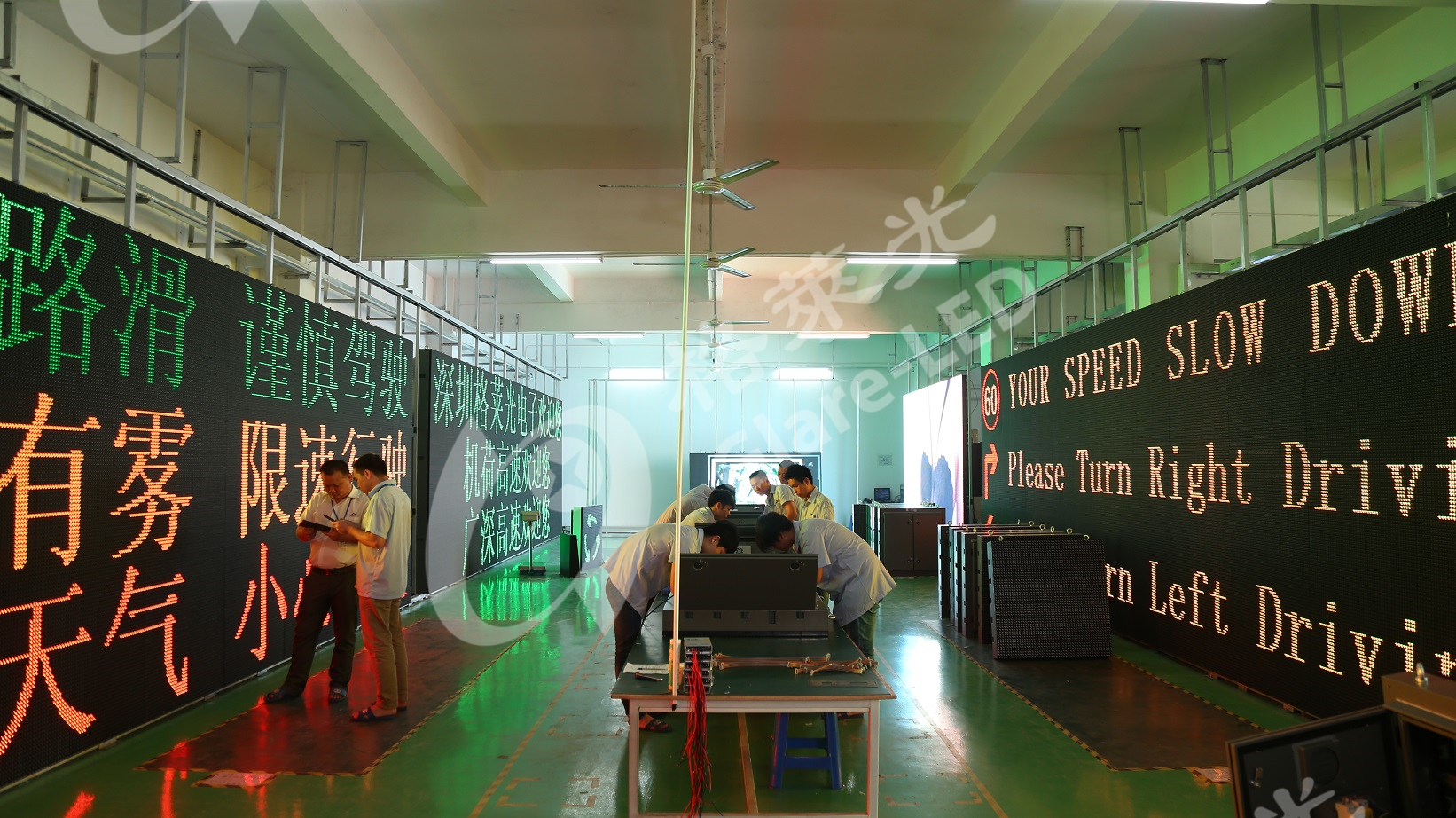 Highway Traffic LED Display Screen with P20 Full Color Gantry Message Variable Module