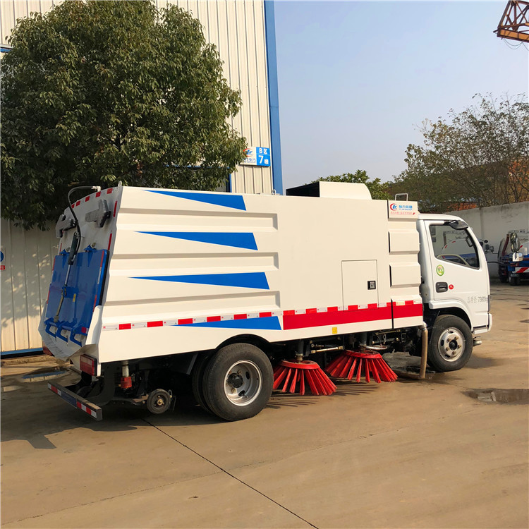 4x2 Vacuum Sweeper Truck 3.5 Ton Truck Mounted Street Sweeper