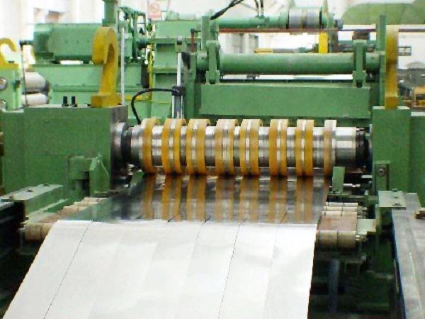 Cheap Thickness 0.5-2mm Steel Strip Cutting Machine High Precision Slitting Machine 90m/min for sale