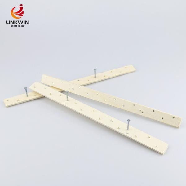 Rubber and plastic nail wood carpet gripper for apartment installing