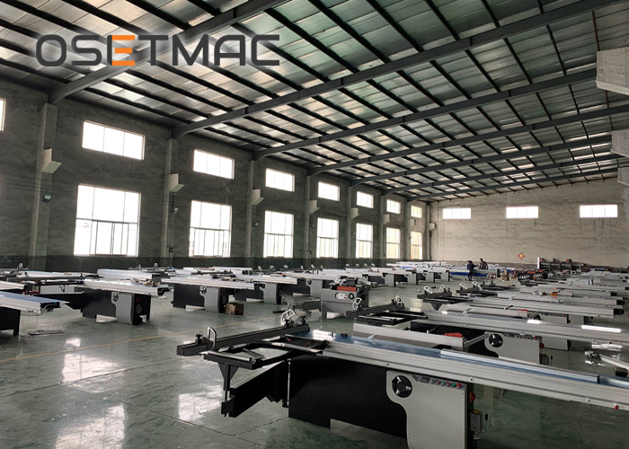 Sliding table saw