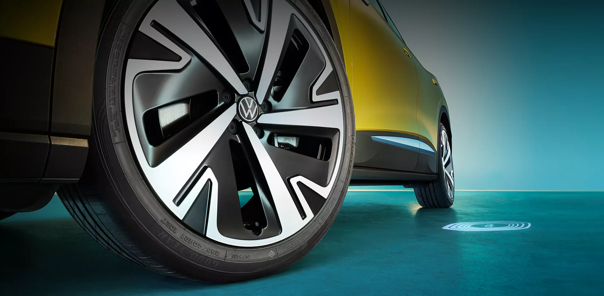 4612*1852*1640mm VW ID4 X Electric Car with 170Ps Motor and speed SUV Design