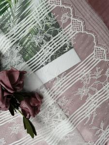 Scallop Polyester White Eyelash Lace Trim Fabric For Bridal Dress