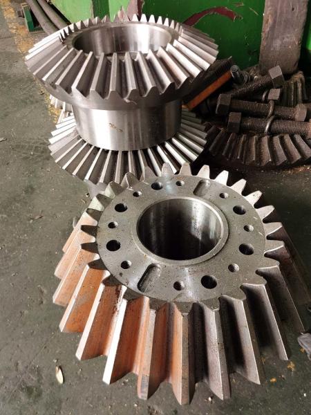 Cheap Pinion Straight Bevel Gears For Mining Equipment Cone Crusher for sale