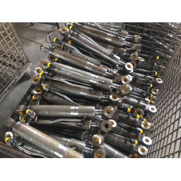 Solid Waste Equipment Garbage Truck Hydraulic Cylinders 40 - 200mm Bore
