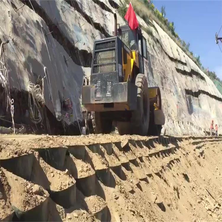 Soil Stabilization Geocell Grid for Ground Reinforcement and Retaining Wall Support