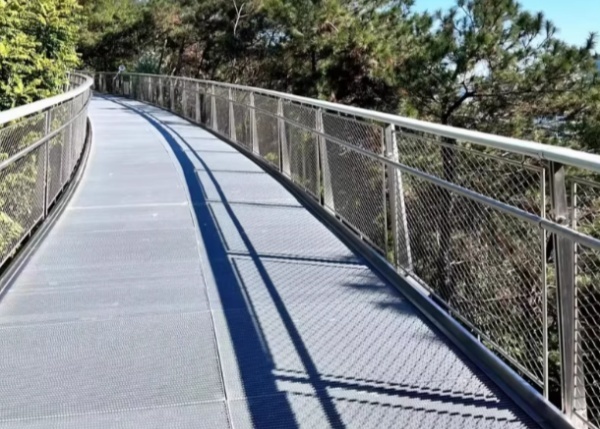 Ss304 Wire Rope Netting Mesh 2.0mm 36mm For Anti Rust Security Fence