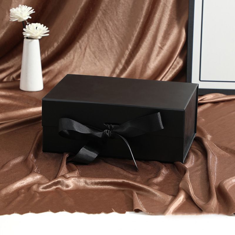China Wholesale Custom Logo Printing Ribbon Handle Jewelry Cuttery Flatware Gift Packaging Fashion Cardboard Paper Carton Magnetic Foldable Box Paper-Gift-Box