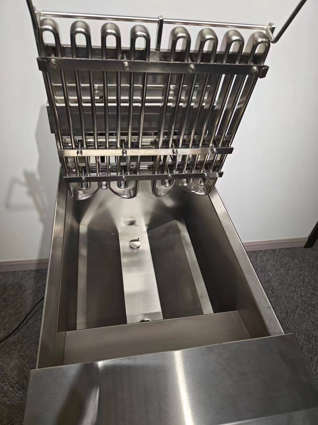 One Pot Two Baskets 26L 14KW 380V With Oil Filtration Electric Open Deep Fryer