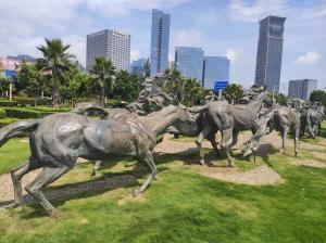 Best Modern Bronze Horse Statue , Outdoor Bronze Sculpture Public Decoration wholesale