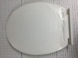 China Customized O - Type White Plastic Toilet Seat Lid One Push Button Quick Release on sale