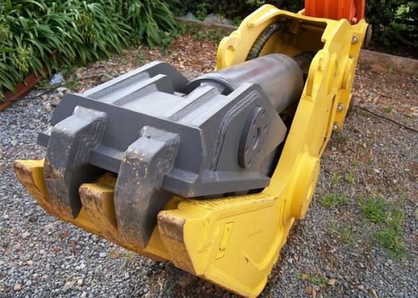 Cheap Customized Mini Digger Attachments Hydraulic Cylinder Movable Jaw Pulverisor for sale