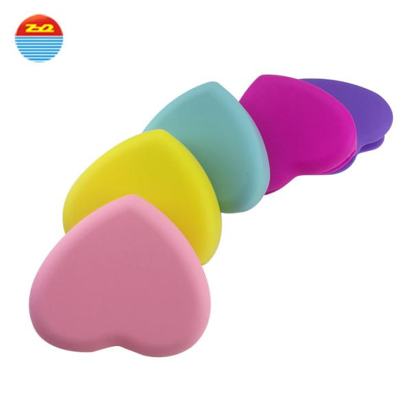 Cheap Heart - Shaped Food Grade Silicone Makeup Tool Compact In Size And Very Cute Design for sale