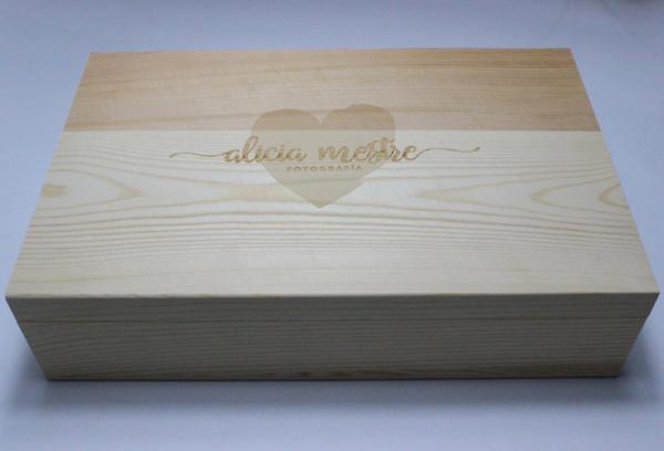 Cheap Pine Wooden Crate Large Wedding Gift Box Natural Color With Engraved Logo for sale