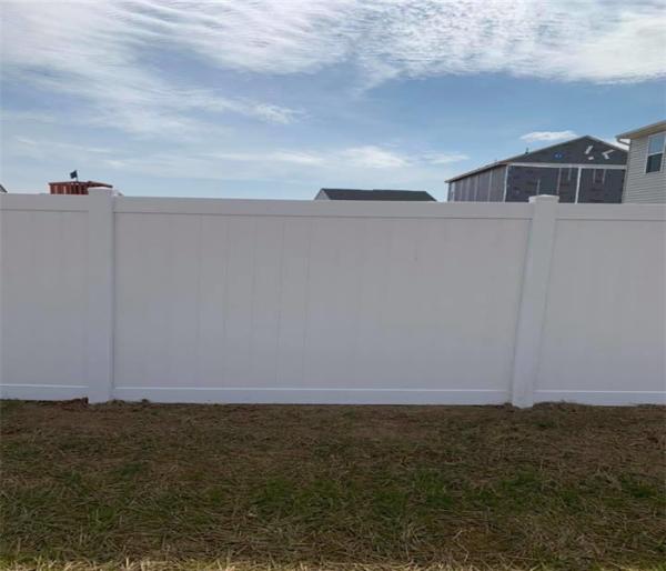 Cheap 1.8m Height Wooden Grain Rigid Vinyl Fence For Home Sercurity Vinyl Fence for sale