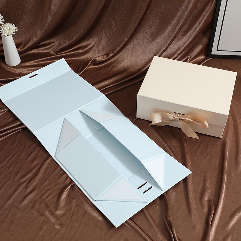 China Wholesale Custom Logo Printing Ribbon Handle Jewelry Cuttery Flatware Gift Packaging Fashion Cardboard Paper Carton Magnetic Foldable Box Paper-Gift-Box
