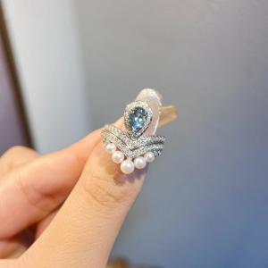 China Bling & Luxurious 18K Unisex White Gold Diamond Ring Pearls and colored gemstones Royal jewels on sale