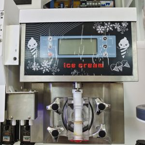 Quick Making Automatic Soft Ice Cream Vending Machine With Attractive LED