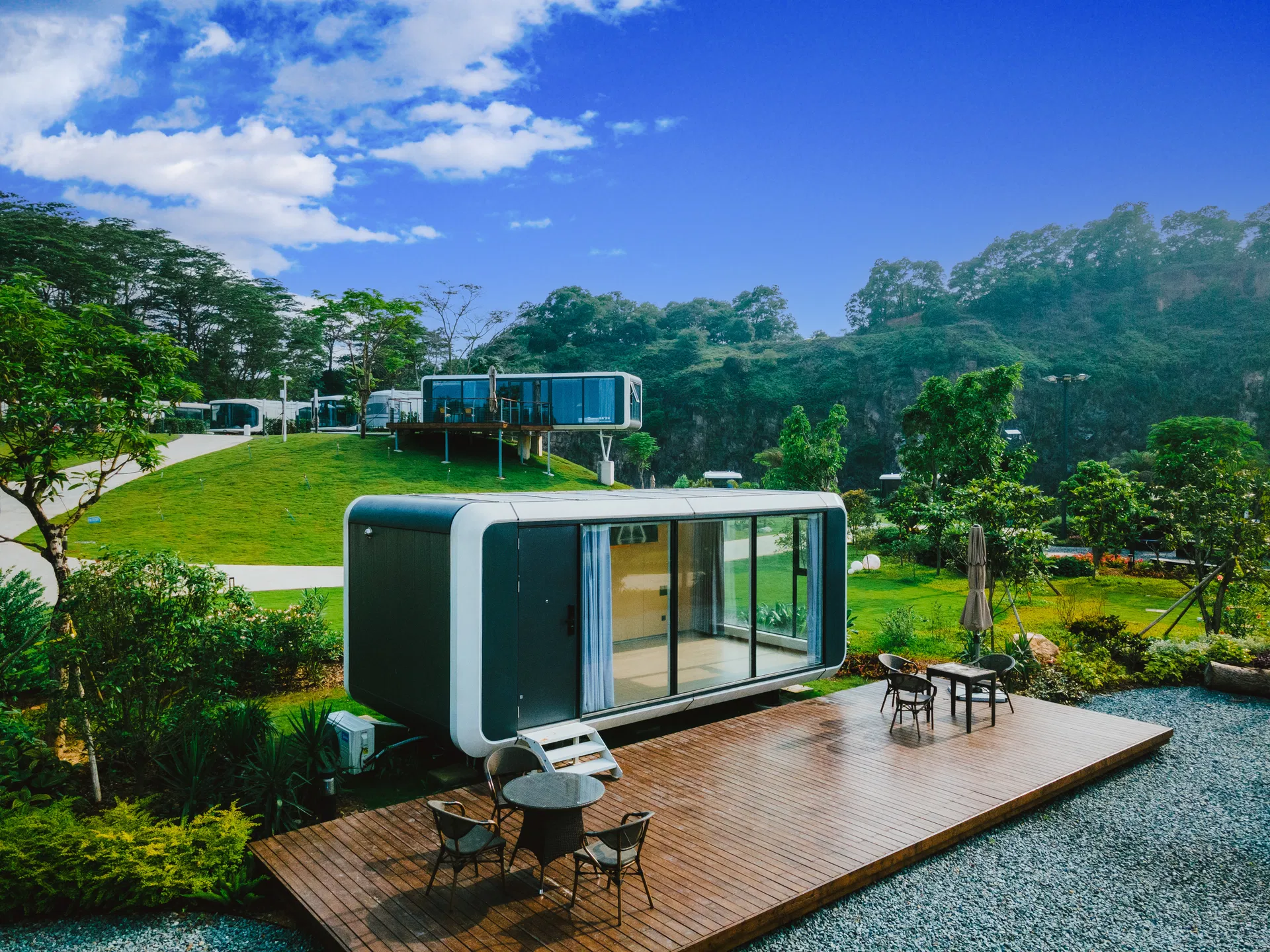 Comfortable Space Capsule House: Luxury Accommodation for Tourists