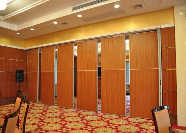 Cheap Melamine Carpet Finish Folding Glass Partitions For Meeting Room for sale