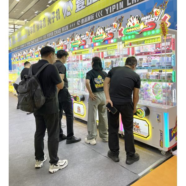 Experience The Thrill With Claw Game Machine At Amusement Game Center Shake Ball Gift Machine 90*118*235cm Operating Power 300W