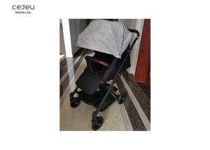 7 Inch Wheels Lightweight Baby Stroller 45*21*69cm Foldable One Click Collection