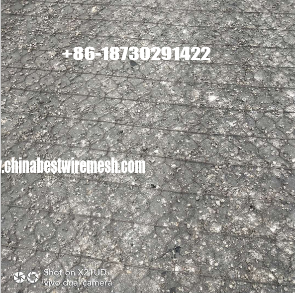 Gabion road mesh provides lateral restraint to the asphalt, which improves resistance to rutting and shoving