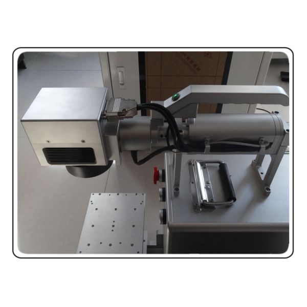 Adjustable Table Portable Fiber Laser Marking Machine Stable Working Performance