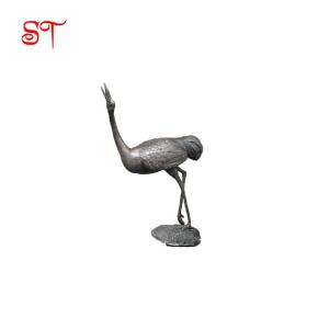 Best Outdoor animal sculpture Grus Leucogeranus White Crane Modern Garden Animal Sculpture Bird Copper Metal Sculpture wholesale