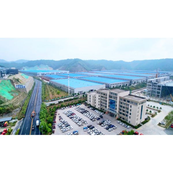 Dongfeng Troop Transport Vehicle With 6 X 6 All Wheel Drive And YUCHAI Euro 3 Engine