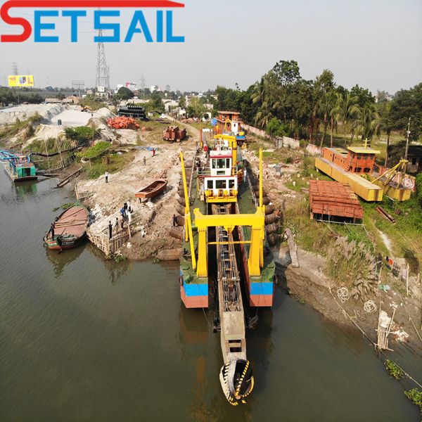 Made in China Diesel Engine 20inch Cutter Suction Sand Dredger