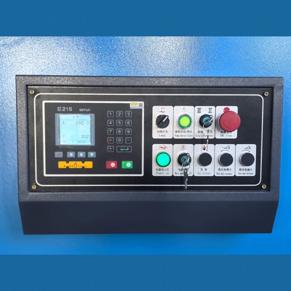 Hydraulic Guillotine Shear NC CNC Hydraulic Cutting Machine 6mm Precision Cutting