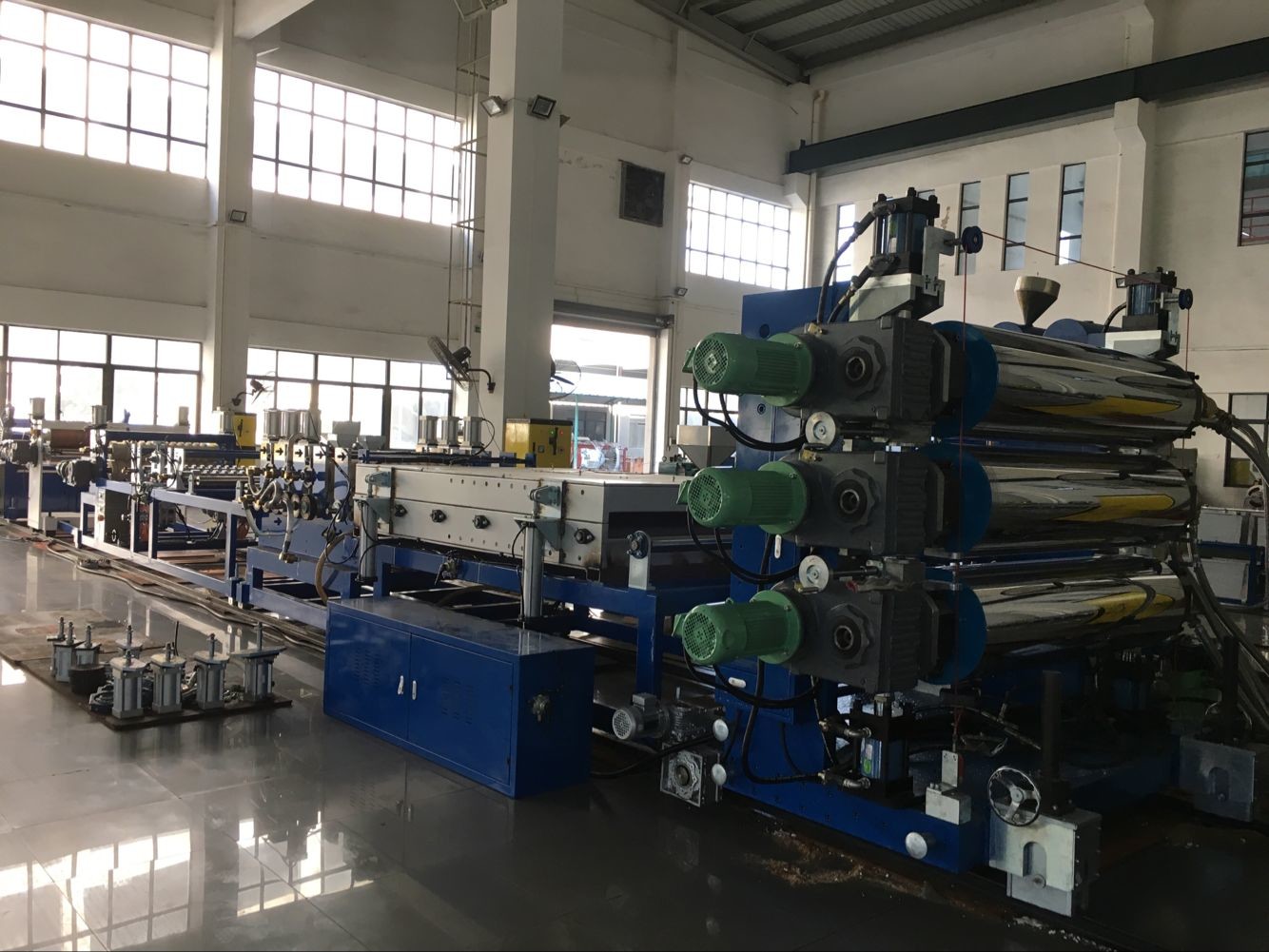 Automatic PVC Roof Tile Extrusion Machine with Speed of 3-8m/min