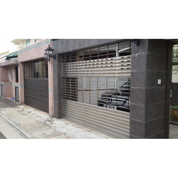 Motorized With Remote Control Punched Steel Roller Shutter Door / Steel Roller Garage Doors For Commercial/Residential