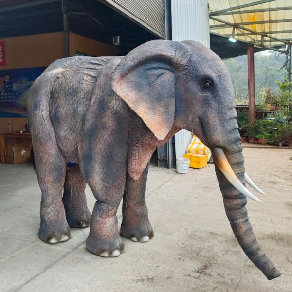 Customized Performance Realistic Animatronic Elephant Animal Double Person Costume for Sale