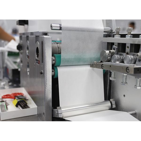 Auto Disposable Non Woven Mask Machine With PLC Procedure Control