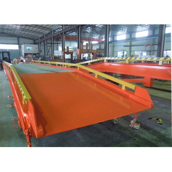 Mobile Container Dock Ramp With Hydraulic Retractable Support Leg