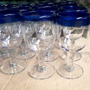 Best Blue Rim Mexican Drinking Glass Crystal Wine Glass , Red Glass Wine Glasses wholesale