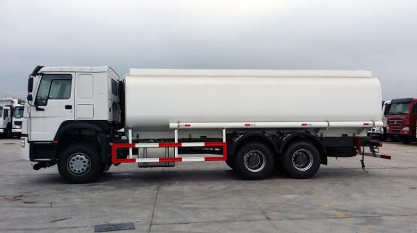 Cheap 18000L Diesel Fuel Tanker Truck , 10 Wheels 6x4 Mobile Fuel Dispenser Truck for sale