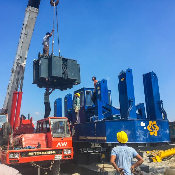 Cheap 208tf Piling Pressure 8.9m/Min 45kw Hydraulic Static Pile Driver for sale