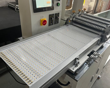 PCB Loader Connectable Multi-blade PCB Separator Machine for 1200mm LED Boards