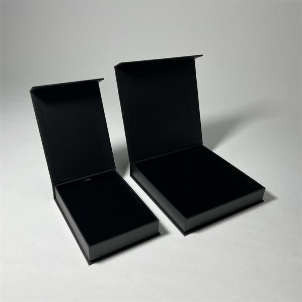 Black Clamshell Magnetic Closure Jewelry Box Custom Size Cardboard Wallet Boxes
