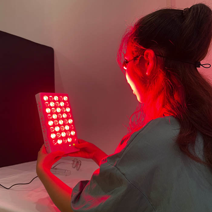 660nm Red Light Therapy Machine For Skin Tightening Skin Rejuvenation Acne Treatment