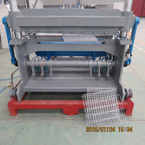 Full Auto 25x25mm Poultry Mesh Making Machine Mechanical Push Down