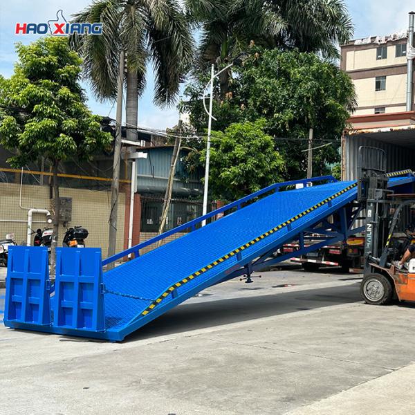 Cheap Freestand Portable Truck Loading Ramp 20 Tons Temporary Loading Platform for sale