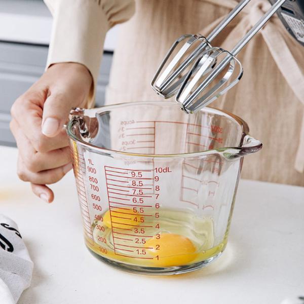 Kitchen Baking Glass Measuring Cup With Red Graphics Microwave And Oven